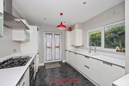 4 bedroom terraced house to rent - Photo 3