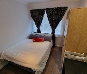 Room in a Shared House, Cross Way, NW10 - Photo 5