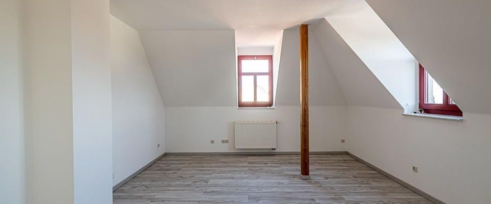 Das ganze Dach für Sie allein im schicken Altbau in zentraler Lage. - Photo 1
