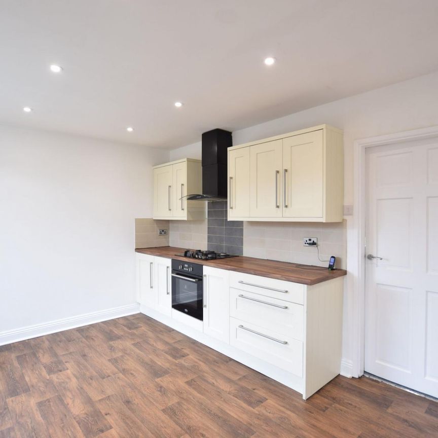 Albion Gardens, Burnopfield, NE16 - Photo 1