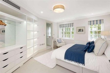 Lowndes Close, Belgravia, London, SW1X - Photo 3