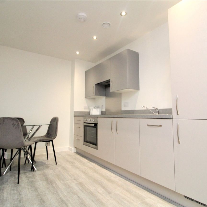 1 bedroom Flat To Rent - Photo 1