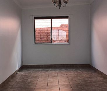 Renovated 3 Bedroom brick Home Plus 2 x Bedroom Granny Flat - ( Dua... - Photo 3