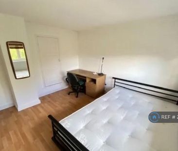 3 bedroom semi-detached house to rent - Photo 6