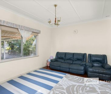 WELL PRESENTED COTTAGE - Photo 6