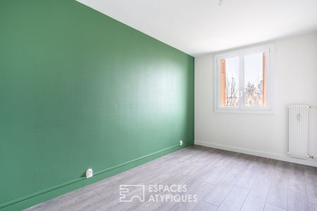 Appartement rénové à proximité immédiate de la gare de Villefranche sur Saône - Photo 2