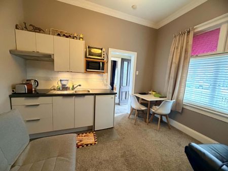 Warm & Comfortable 1-Bedroom Unit – Internet Included! - Photo 4