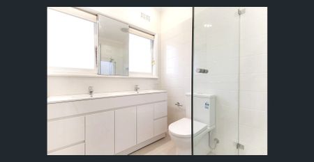 THREE BEDROOM HOME - PERFECT LOCATION! - Photo 4