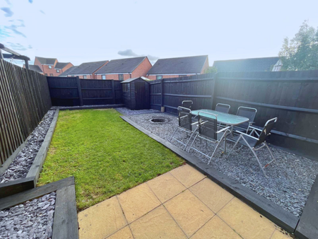 2 bedroom semi-detached house to rent - Photo 3