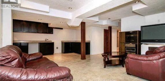 5 CRANNYFIELD DRIVE - Photo 2