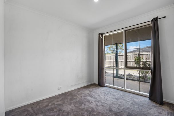 25 Cameron Way, Pakenham VIC 3810 - House For Rent | Domain - Photo 1