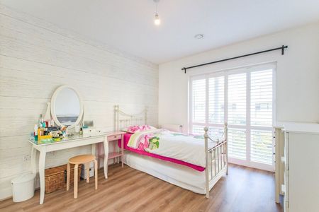 Peartree Way, London, SE10 - Photo 3