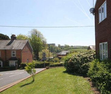 Carisbrooke High Street, Newport, PO30 - Photo 4