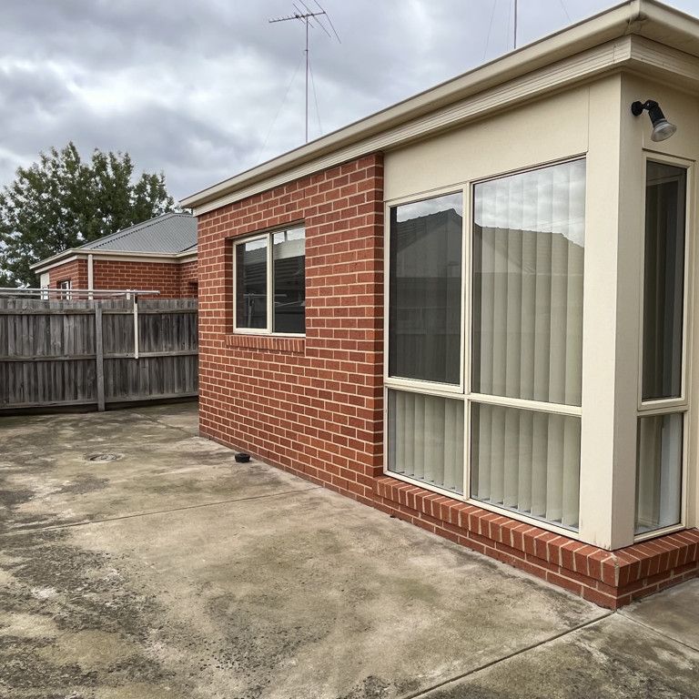 2/207 Torquay Road - Photo 1