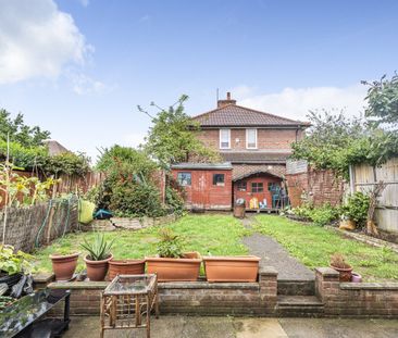 End Of Terrace House to rent - Pendragon Road, Bromley, BR1 - Photo 5