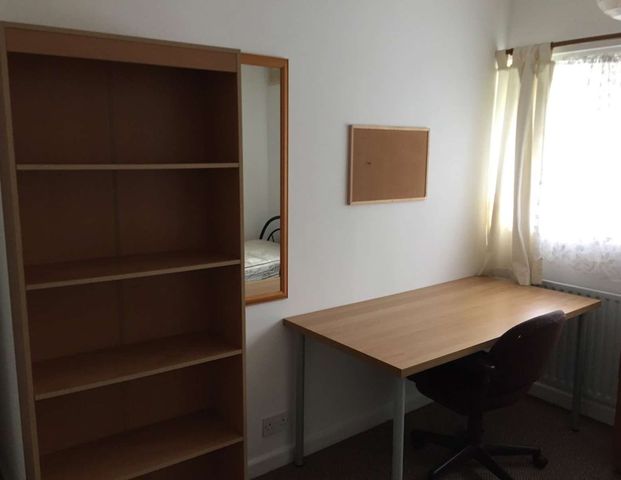 Kirby Corner Road Room 3 - Photo 1