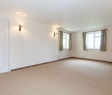 Newington, Wallingford - Photo 3