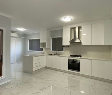 Street Facing Granny Flat with Parking - Photo 3