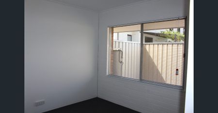 Close to town. - Photo 2