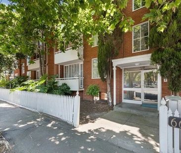 Light and location in the heart of Prahran - Photo 6