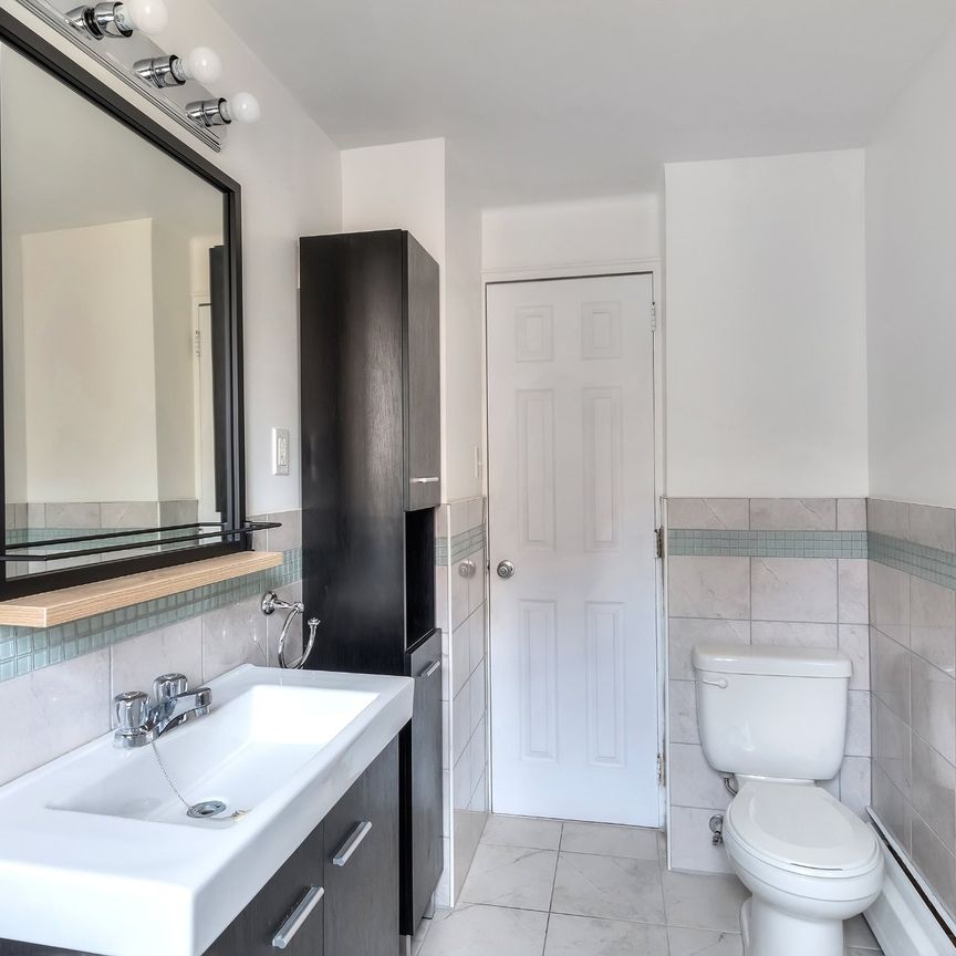 3635 Av. Ridgewood, #206 - Photo 1