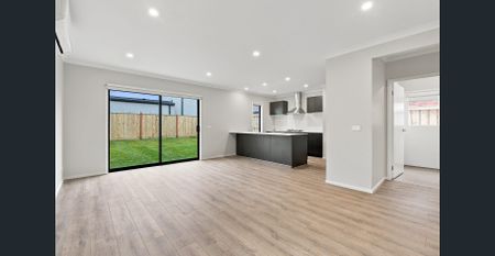 Modern, Spacious & Stylish Family Living in Point Cook - Photo 3