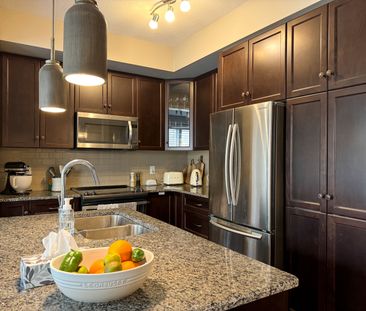 For Lease - 371 Wheat Boom Drive, Oakville, Ontario - Photo 4