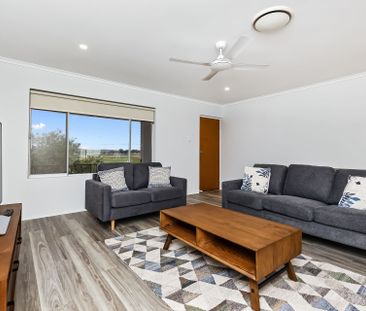 Fully Furnished with Fantastic views overlooking the race course! - Photo 1