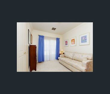 Classic Courtyard Home - Private & Spacious in leafy Eastern Suburb... - Photo 2