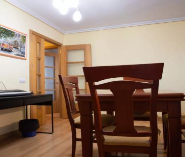 Single Bed in Room in a shared 4-bedroom apartment for rent in Peña... - Photo 2