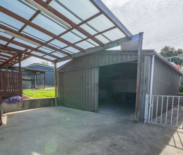 Sweeping Views and Effortless Living - Photo 3