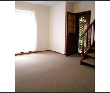 Spacious 2 Bedroom Townhouse - Photo 3