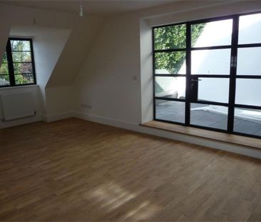 3 bedroom flat to rent - Photo 2