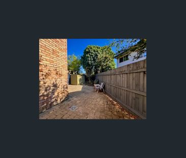 Modern 2-Bedroom Unit in Buddina – Walk to the Beach & Kawana Shopp... - Photo 6