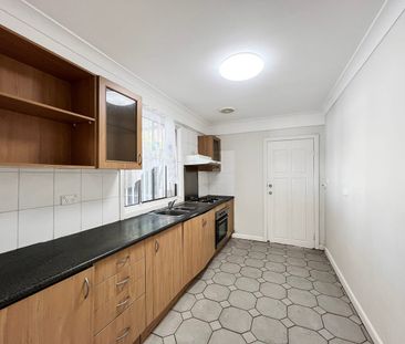 588 The Horsely Drive, Smithfield, NSW 2164 - Photo 3