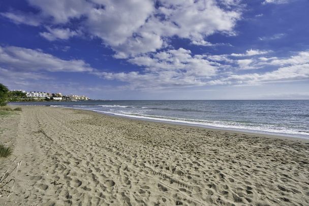 Estepona, Andalusia 29693 - Photo 1