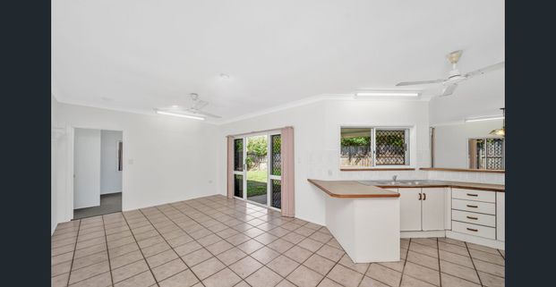 Fresh, Comfortable and Practical Family Friendly Home - Photo 1