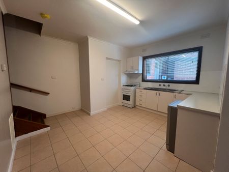 3 Bedroom Home close to all amenities - Photo 5