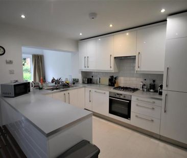 4 bedroom private hall to rent - Photo 5