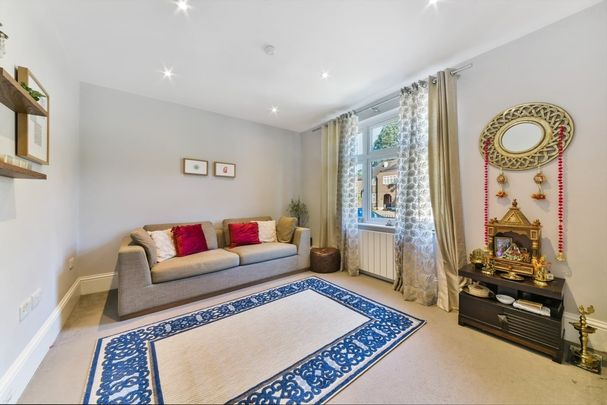 6 bedroom detached house to rent - Photo 1