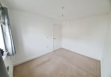 3 bedroom end of terrace house to rent - Photo 4
