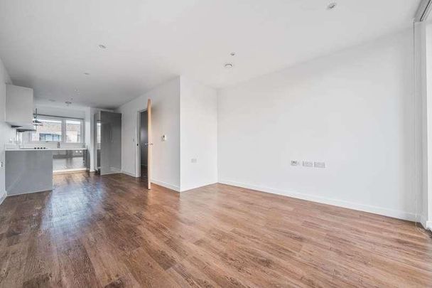 New Cross Road, New Cross, SE14 - Photo 1