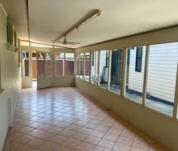 CONVENIENT LOCATION! - Photo 6