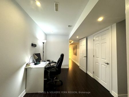 Detached Home For Lease | N9231520 - Photo 2