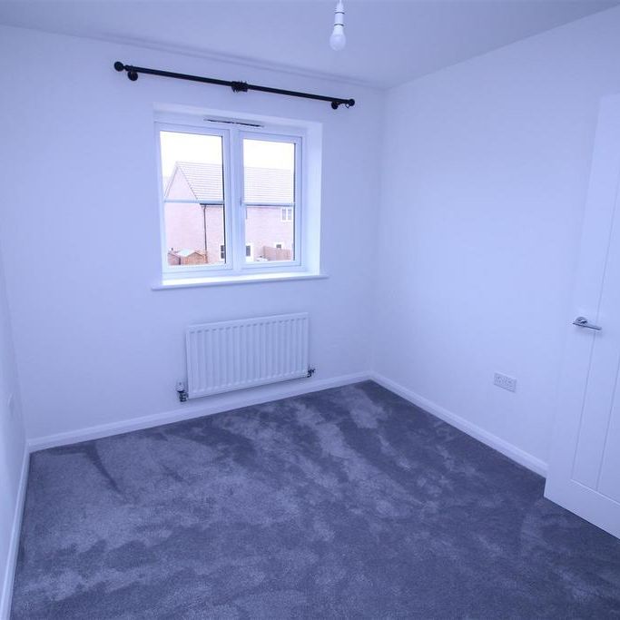 3 bedroom semi-detached house to rent - Photo 1