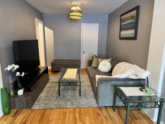 Maison de plain-pied à louer, Montréal (Ville-Marie) - Photo 1