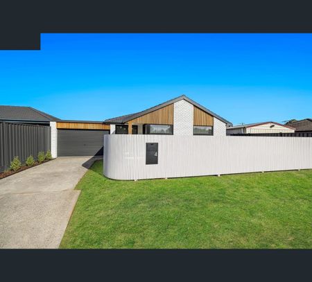 20 Mclaren Avenue, Cranbourne, Vic 3977 - Photo 3