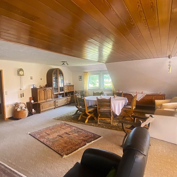 Großzügige 5-Zimmer-Wohnung in Heemsen! - Photo 1