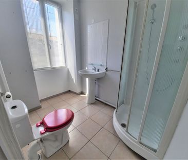 Location Appartement 2 pièces 55m² LUSIGNAN 86600 - Photo 4