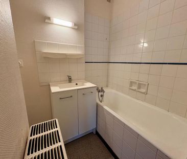 APPARTEMENT T1 [PRET DE MEUBLES] A LOUER A ROANNE - CENTRE VILLE - Photo 6